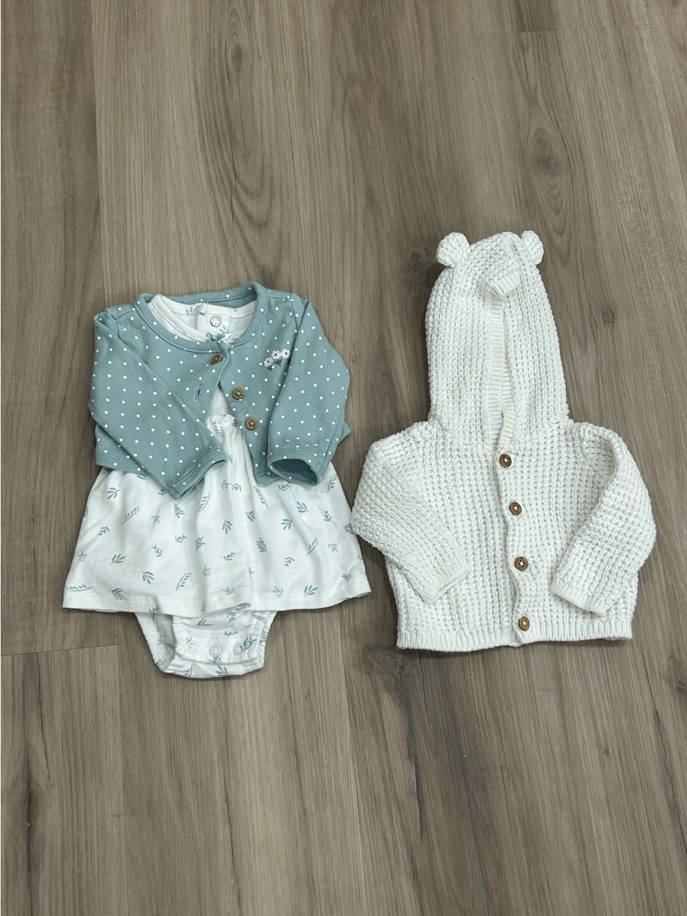 Carter's Newborn Baby Girl 2 Piece Lot Bear Ears Hooded Sweater Floral Dress NB